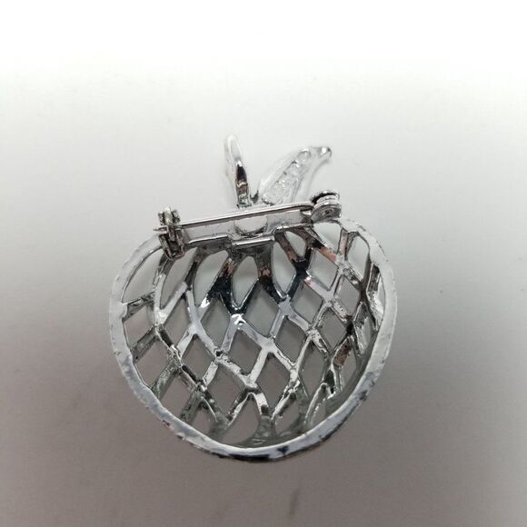 Vintage Gerry's Apple Brooch, Silver Tone, Unique Abstract Design, Retro Estate - Picture 3 of 7